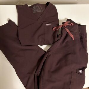 FIGS Scrubs Set - Espresso